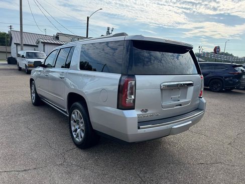 Used 2019 GMC Yukon XL Denali w/ Open Road Package AWD/4WD image 5