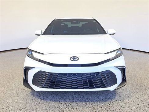 Used 2025 Toyota Camry LE image 3