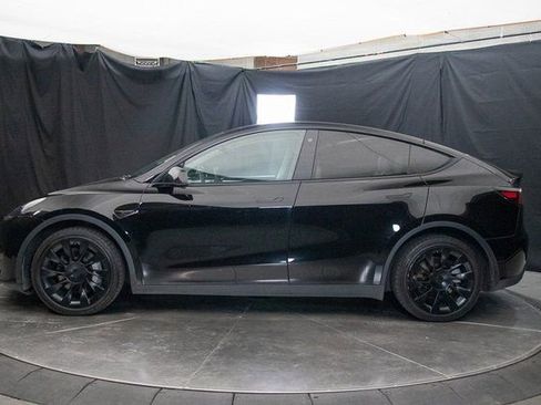 Used 2023 Tesla Model Y Long Range image 9