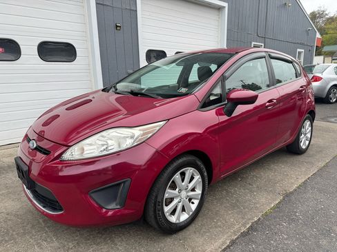 Used 2011 Ford Fiesta SE w/ 203A Rapid Spec Order Code image 1