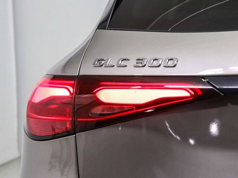 Used 2024 Mercedes-Benz GLC 300 image 11
