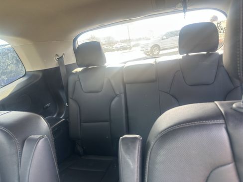 Used 2022 Kia Telluride EX w/ EX Premium Package image 3