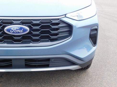 New 2026 Ford Escape ST-Line w/ Cold Weather Package image 9