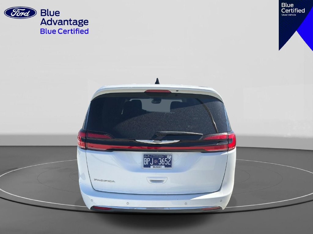 Used 2023 Chrysler Pacifica Touring-L FWD image 6