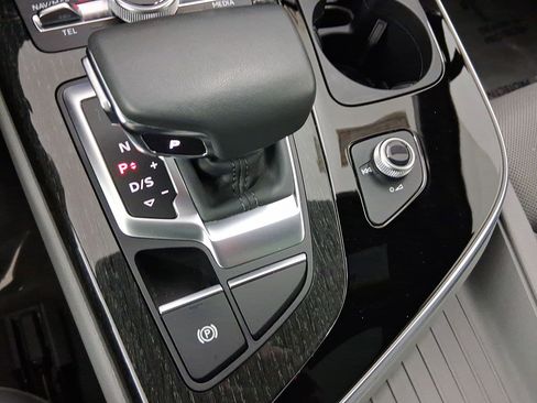 Used 2019 Audi Q7 3.0T Prestige w/ Prestige Package image 16