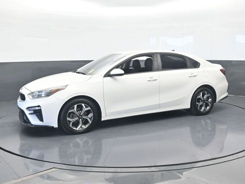 Used 2019 Kia Forte LXS image 2