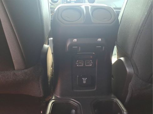 Used 2021 Jeep Wrangler Unlimited Sahara w/ Uconnect 4C Nav & Sound Group AWD/4WD image 13