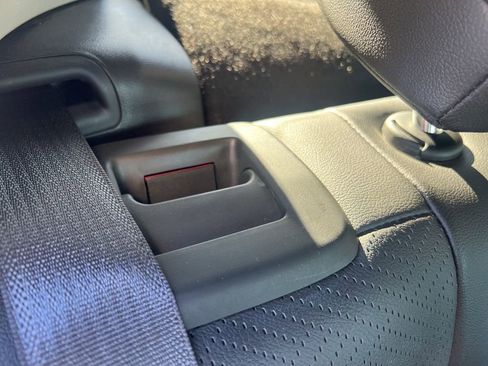 Used 2023 Buick Encore GX Essence w/ Experience Buick Package image 38