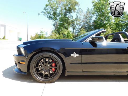 Used 2014 Ford Mustang Shelby GT500 w/ Equipment Group 821A image 5