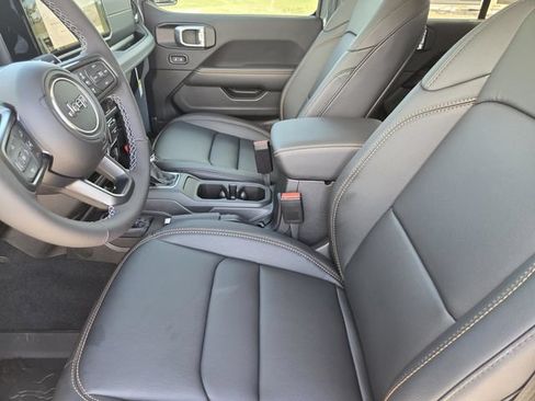 New 2026 Jeep Gladiator Sport AWD/4WD image 23
