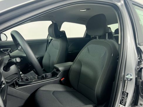 New 2025 Kia K4 LXS image 14