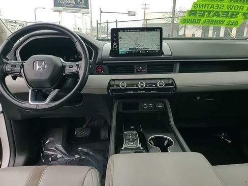 Used 2023 Honda Pilot Touring image 12