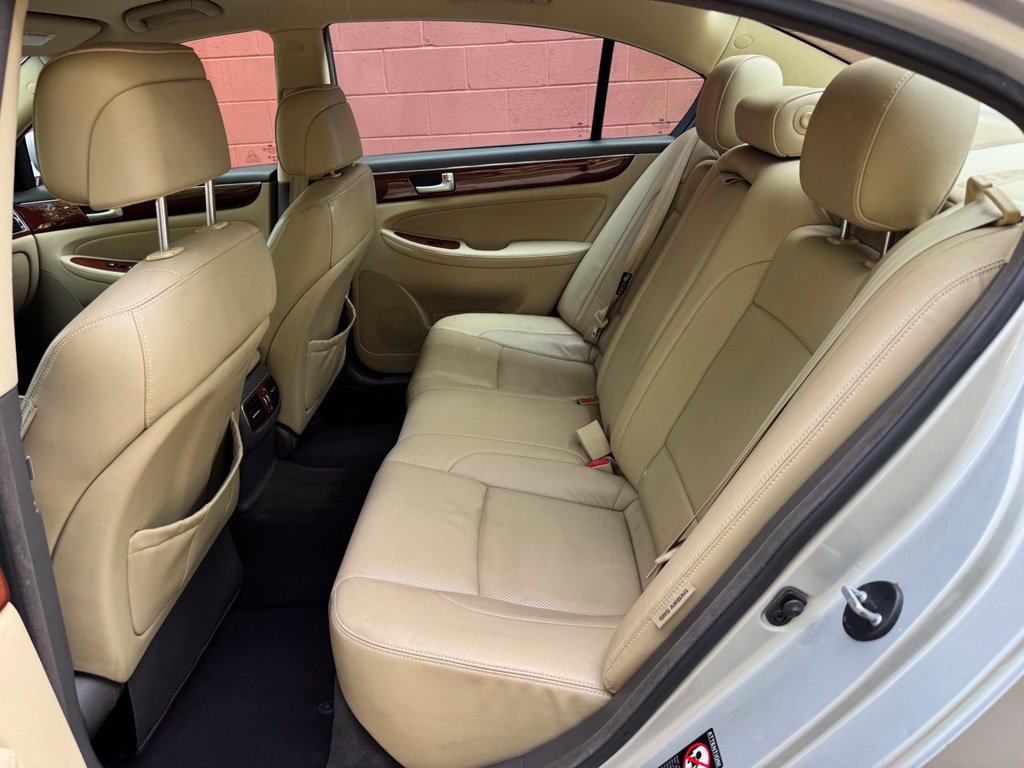 Used 2012 Hyundai Genesis 3.8 RWD image 16