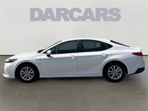 Used 2025 Toyota Camry LE FWD image 4