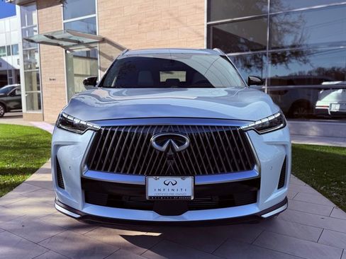Certified 2026 INFINITI QX60 Luxe w/ Family Package image 3