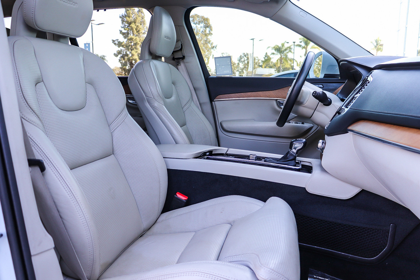 Used 2020 Volvo XC90 T6 Inscription w/ Protection Package Premier AWD/4WD image 17