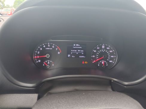 Used 2022 Kia Soul LX w/ Technology Package FWD image 1