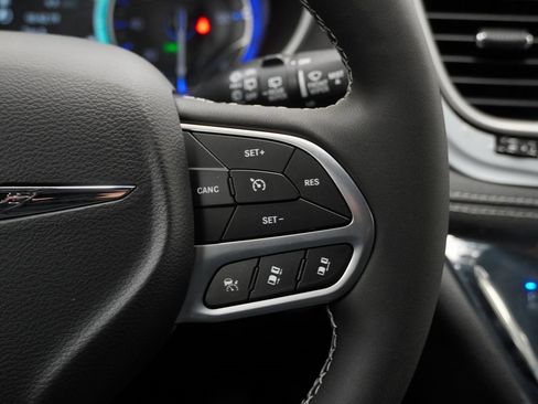 New 2026 Chrysler Pacifica Select image 26