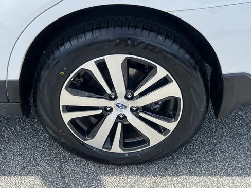 Used 2018 Subaru Outback 2.5i Limited image 19