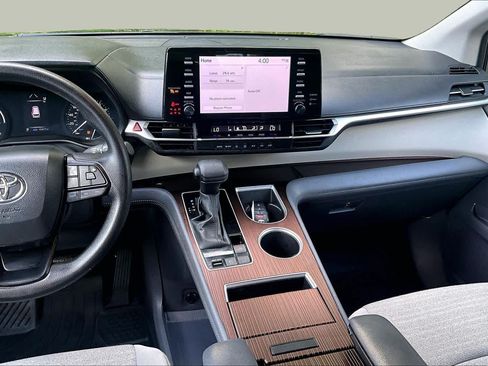 Certified 2024 Toyota Sienna LE AWD/4WD image 7