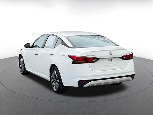 Used 2025 Nissan Altima 2.5 SV image 11