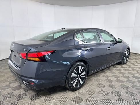 Used 2022 Nissan Altima 2.5 SV image 3