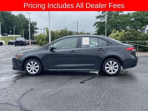 Used 2024 Toyota Corolla LE FWD image 2