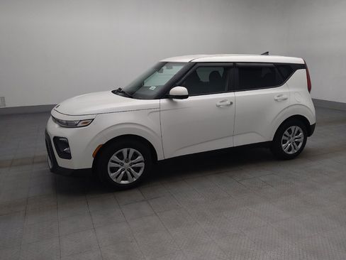 Used 2021 Kia Soul LX FWD image 2