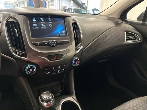 Used 2016 Chevrolet Cruze LT image 16