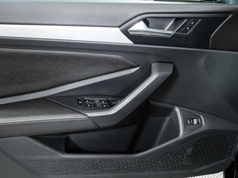 Used 2025 Volkswagen Jetta Sport FWD image 9