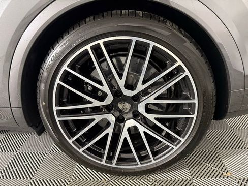 New 2026 Porsche Cayenne Turbo AWD/4WD image 12