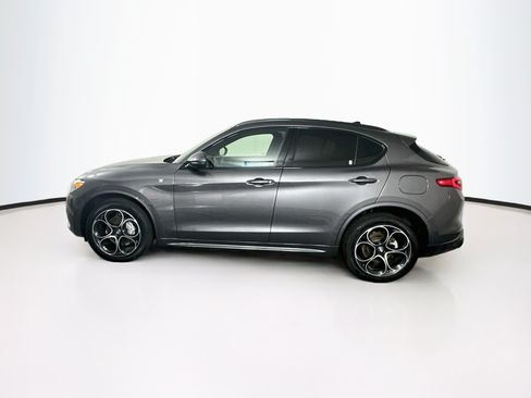 Used 2023 Alfa Romeo Stelvio Ti AWD/4WD image 4