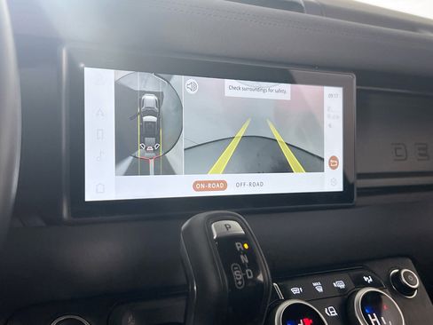 Used 2023 Land Rover Defender 110 X-Dynamic SE image 13