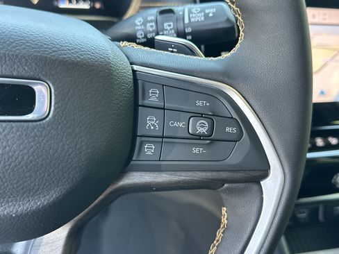 New 2026 Jeep Grand Cherokee L Limited AWD/4WD image 8