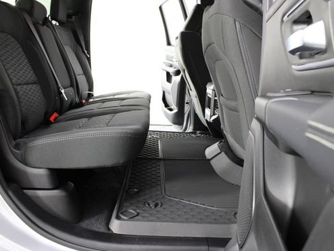 New 2026 RAM 1500 4x4 Crew Cab image 18