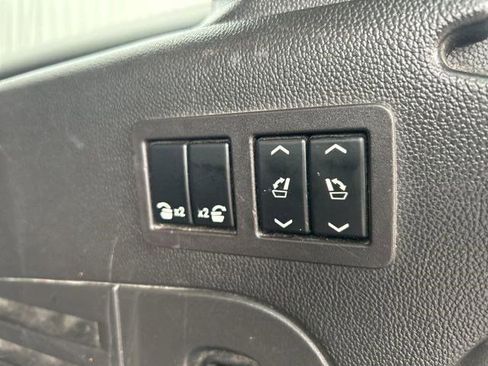 Used 2017 Chevrolet Suburban Premier image 38