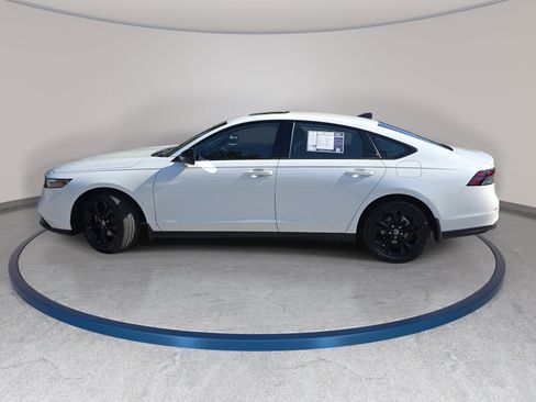 Used 2025 Honda Accord SE image 8