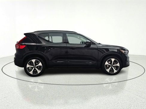 Used 2023 Volvo XC40 B5 Plus AWD/4WD image 8