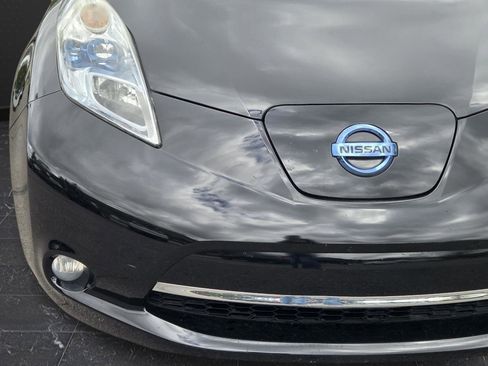 Used 2011 Nissan Leaf SL FWD image 27