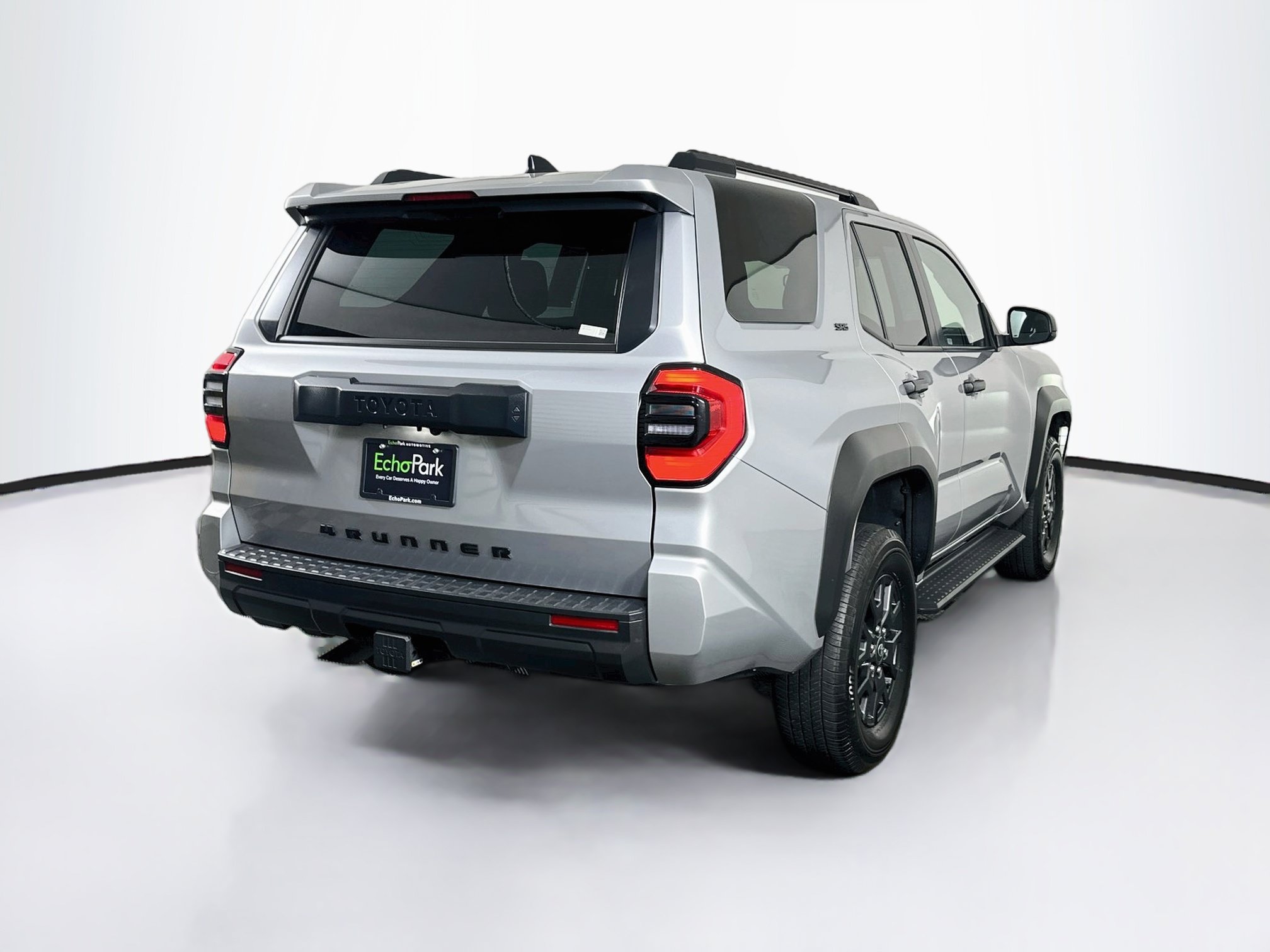 Used 2025 Toyota 4Runner SR5 AWD/4WD image 9