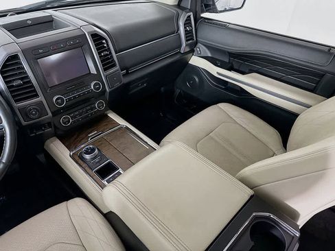Certified 2018 Ford Expedition Platinum image 11