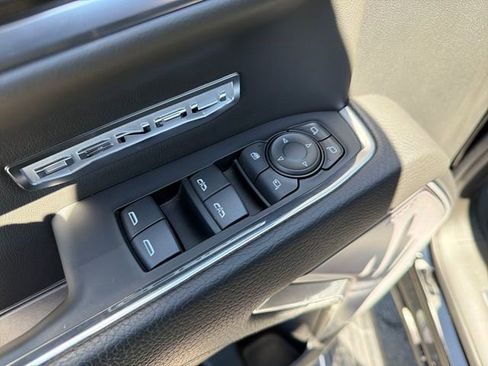 Used 2023 GMC Sierra 1500 Denali w/ Denali Reserve Package AWD/4WD image 18