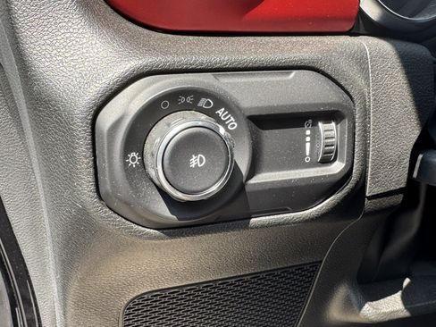 Used 2023 Jeep Wrangler Unlimited Rubicon AWD/4WD image 35
