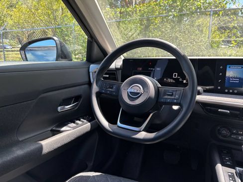 Used 2026 Nissan Kicks SV w/ Cold Weather Package AWD/4WD image 33