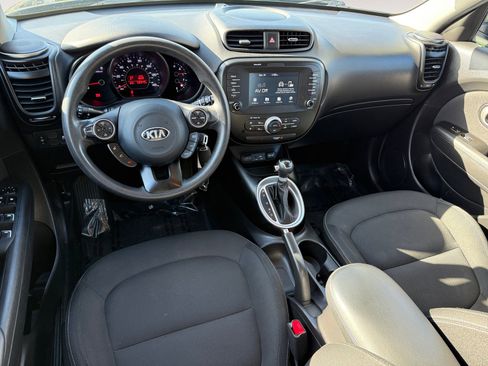 Used 2019 Kia Soul + image 15