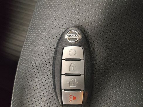 Used 2018 Nissan Rogue Sport SL FWD image 32