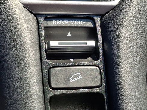 Certified 2025 Honda HR-V Sport image 24