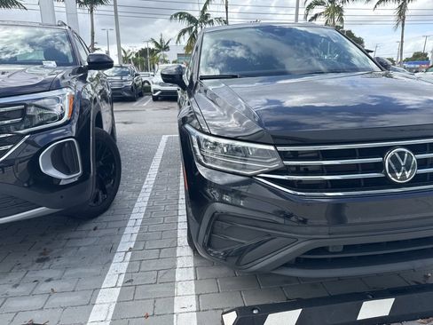 Used 2022 Volkswagen Tiguan SE image 6