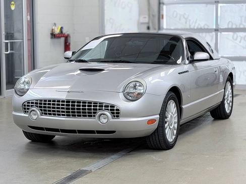 Used 2004 Ford Thunderbird RWD image 3