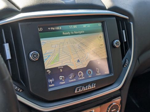 Used 2016 Maserati Ghibli Base image 23